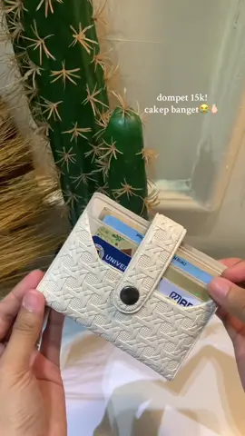 seharga seblak dapat dompet cantik 15 ribu aja banyak warna nya lagi! #dompet #dompetwanita #dompetmurah #fyp #fypage #fypシ゚ 