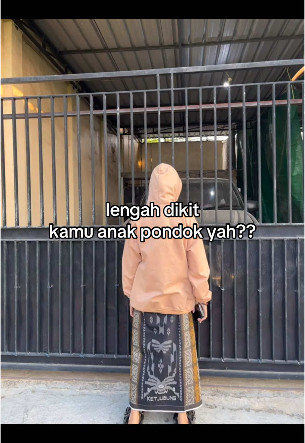 ketika menilai dari penampilannya saja#fotolive #santrisarungan #masukberanda #masyaallahtabarakkallah #fyppppppppppppppppppppppp #sarung #santri 