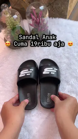 19ribu aja udah dapat sandal anak yg kece, ga licin lagi !! 😍😍 #sandalanak #sandalkaret #sandalanakcowok #sandalanakmurah #sandalcowok 