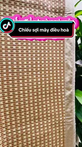 Chiếu sợi mây điều hoà sợi tổng hợp lót vải lụa mặt sau loại 1 . Sợi mây đan xen thông khí thoáng mát và bo chun cố định khi nằm nệm. Đủ kích cỡ từ 1m2 đến 2m2 để lựa chọn#chieu #chieusoimay #chieudieuhoa #chieumaydieuhoalotlua 