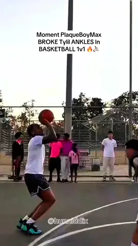 Put Tylil On SKATES 🤣🤣 #plaqueboymax #pbm #tylil #cloverboys #basketball #1v1 #fypシ゚viral  @thetylilshow @plaqueboymax 