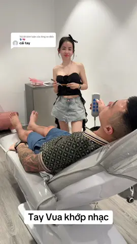 Trả lời @lòng xe điếu 🗣️🧠 Vua Lốp đi cạo râu phong cách Đế Vương @HùngLốp(mút chống đinh tiêu âm  #Mutchongdinh #hunglopxesang #gội_đầu_dưỡng_sinh #matxamat #trịmụn 