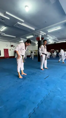 Tập luyện Kibon eui yo so(24 đòn kĩ thuật tay) 1 trong các nội dung thi 4 đẳng🥲. Cùng tập nào✌️🥋#taekwondo 