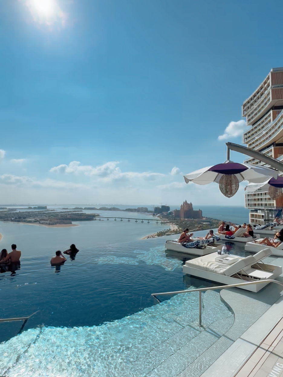 Welcome to #Dubai ✨ 📍 Atlantis the Royal . . . #dubaideluxe #dubailuxury  #dubaitiktoker #dubaihotel #dubaihotels #atlantis #atlantistheroyal 