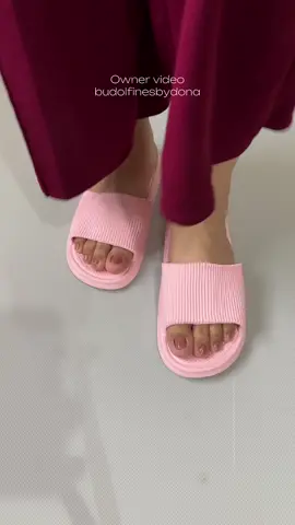 Non slip comfy to wear/ lightweight. Very affordable lang sarap sa paa! @The Yuan #outdoor #indoor #trending #womenslipper #pambahay  #footwears 