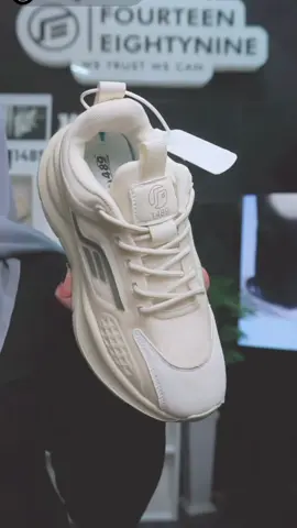 Sneakers Eisen Nano Ivori #sepatu #sepatusneakers #sneakers #sepatuwanita #sepatupria #tiktokshop #promomakangajian 