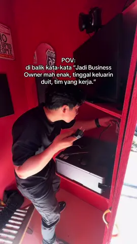 Business Owner adalah sumber arah dan tujuan. Tim bisa bantu eksekusi, tapi visi hanya bisa dijaga oleh pemiliknya. Kalau owner lepas arah, tim pun bisa kehilangan pegangan. #businessowner #pengusahamuda #motivasibisnis 