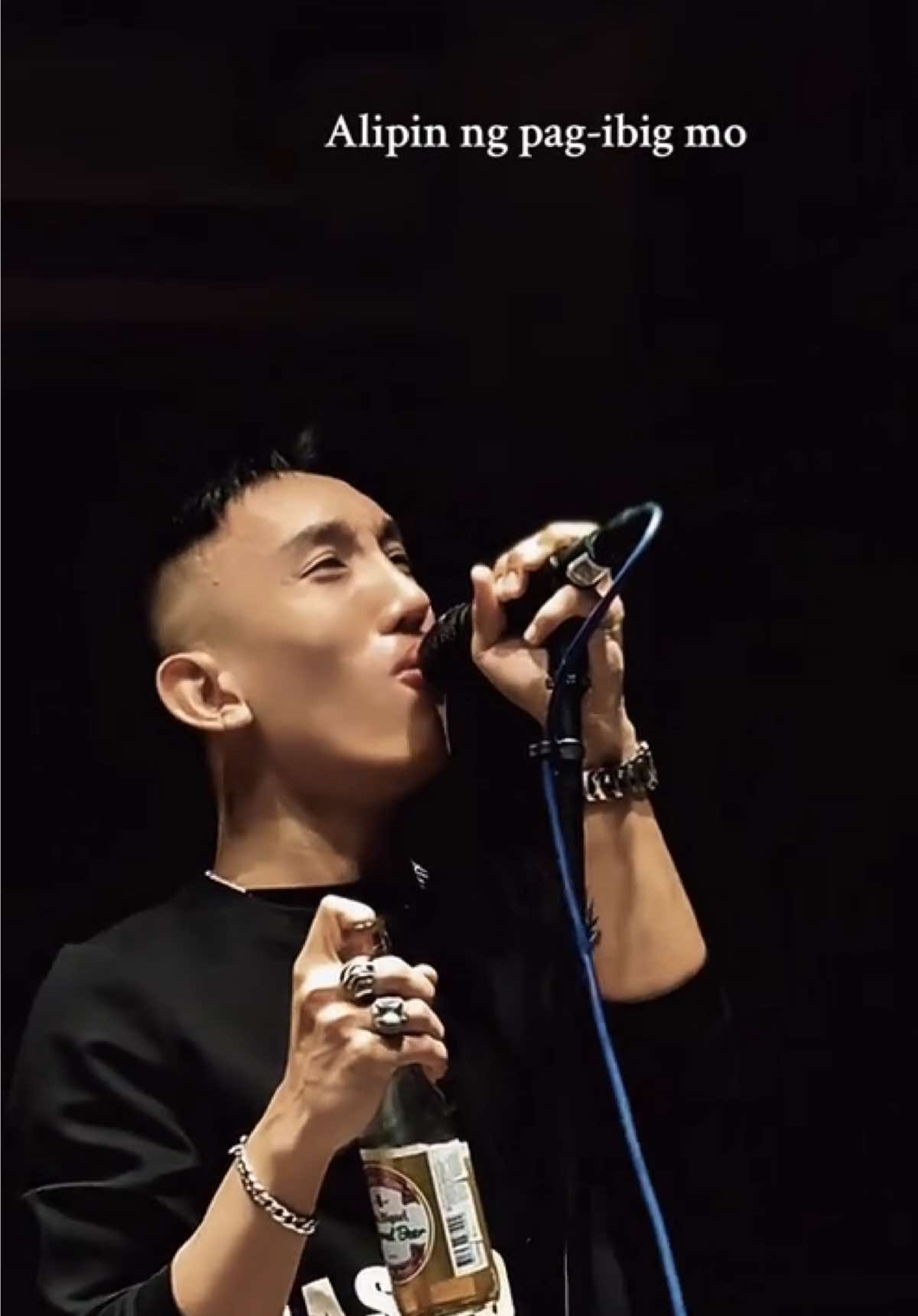 Musta ka, Hanggang bulong ka nalang din ba sa nararamdaman mo para sa kanya?💔 #fyp #singersoftiktok #musiciansoftiktok #coversong #bulongbydecemberavenue #decemberavenue #akoyalipinngpagibigmo 