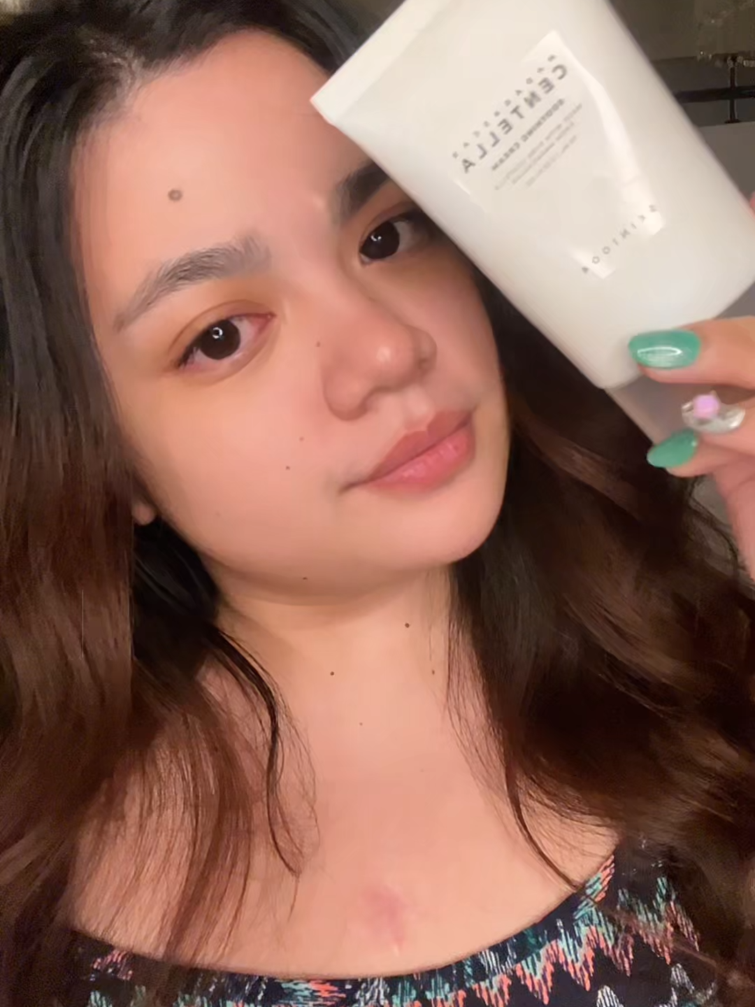 1 cream, banyak fungsi! ✨ 3 cara pakai Centella Soothing Cream yang wajib dicoba: 🟢 Spot treatment buat jerawat & redness 🟢 Daily moisturizer yang ringan tapi calming 🟢 Soothing overnight mask pas kulit lagi rewel Pilih sesuai kebutuhan kulitmu 💚 #SKIN1004 #SKIN1004ID #SKIN1004Indonesia #centella #skincare #skintok #KBeauty #glowingskin