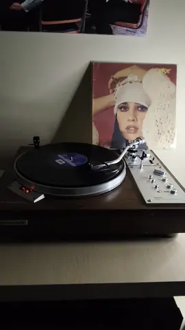 Sezen Aksu  1978 dönem Baskı  Serçe albümü  Çift Lp. Sevenleri için kaçırılmayacak albümdür  Kapak:8 Plak:8 Fiyat: 5750 TL  3500 TL üzeri ürün alımında kargo ücretsiz  Kargo Yurtiçi kargo anlaşmalı 150 TL'dir ALIM sonrası DM üzerinden detaylar için dönüş yapabilirsiniz veya size mesajla bilgileri geçilecektir. Birden çok alım için SEPET yapılabilir. Her ay sonunda sepet kargo yapılacaktır. Bir sonraki aya sarkan ürünler iptal edilecektir. ( bu konuda anlayış rica ediyorum çünkü arka tarafta karışıklığa sebep olmaktadır) #sezenaksu #sezen #sezenaksusarkilari #nostalji #pop 
