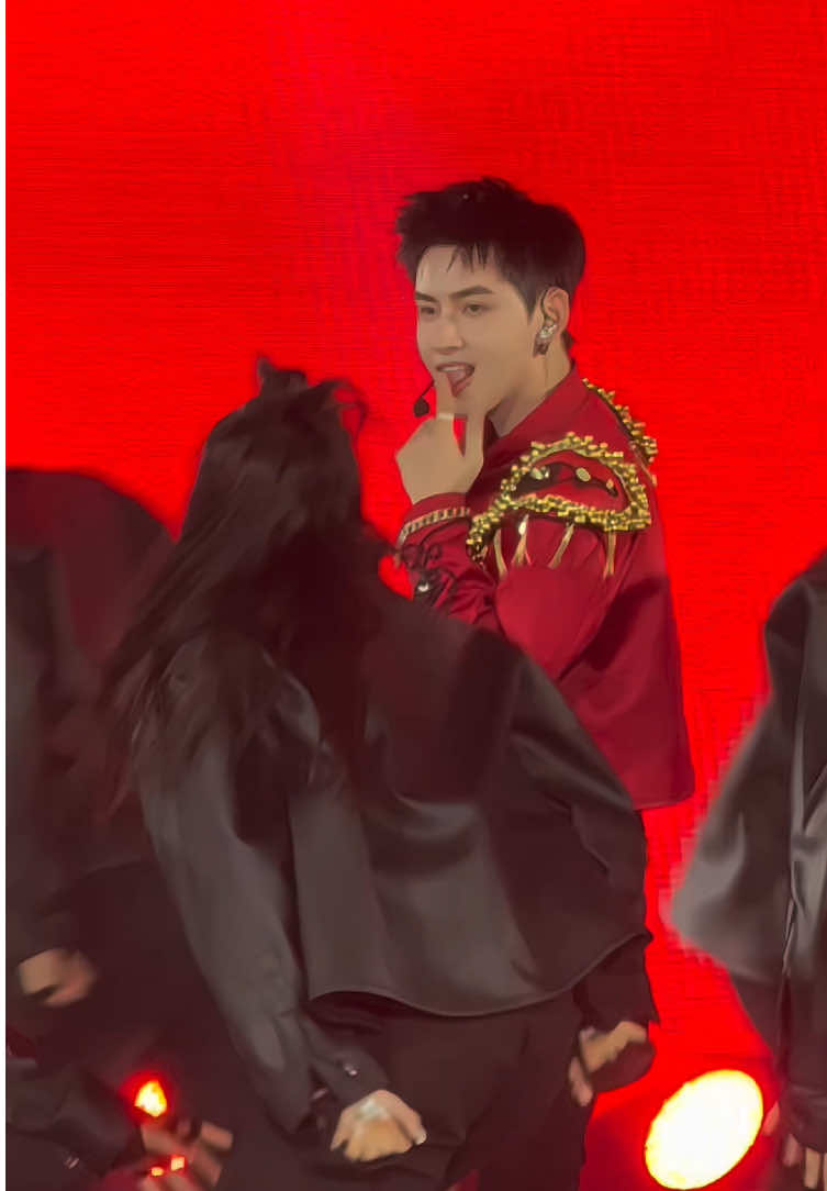 Truyền thuyết Focuscam Hùng Huỳnh Đầu Đội Sừng là thần🔥🔥🔥#GeminiHungHuynh #AnhTraiSayHiLasVegas #AnhTraiSayHiConcert #HungHuynh #xuhuong #viralvideo #geminightfanmeeting2025 @Gemini Hùng Huỳnh 