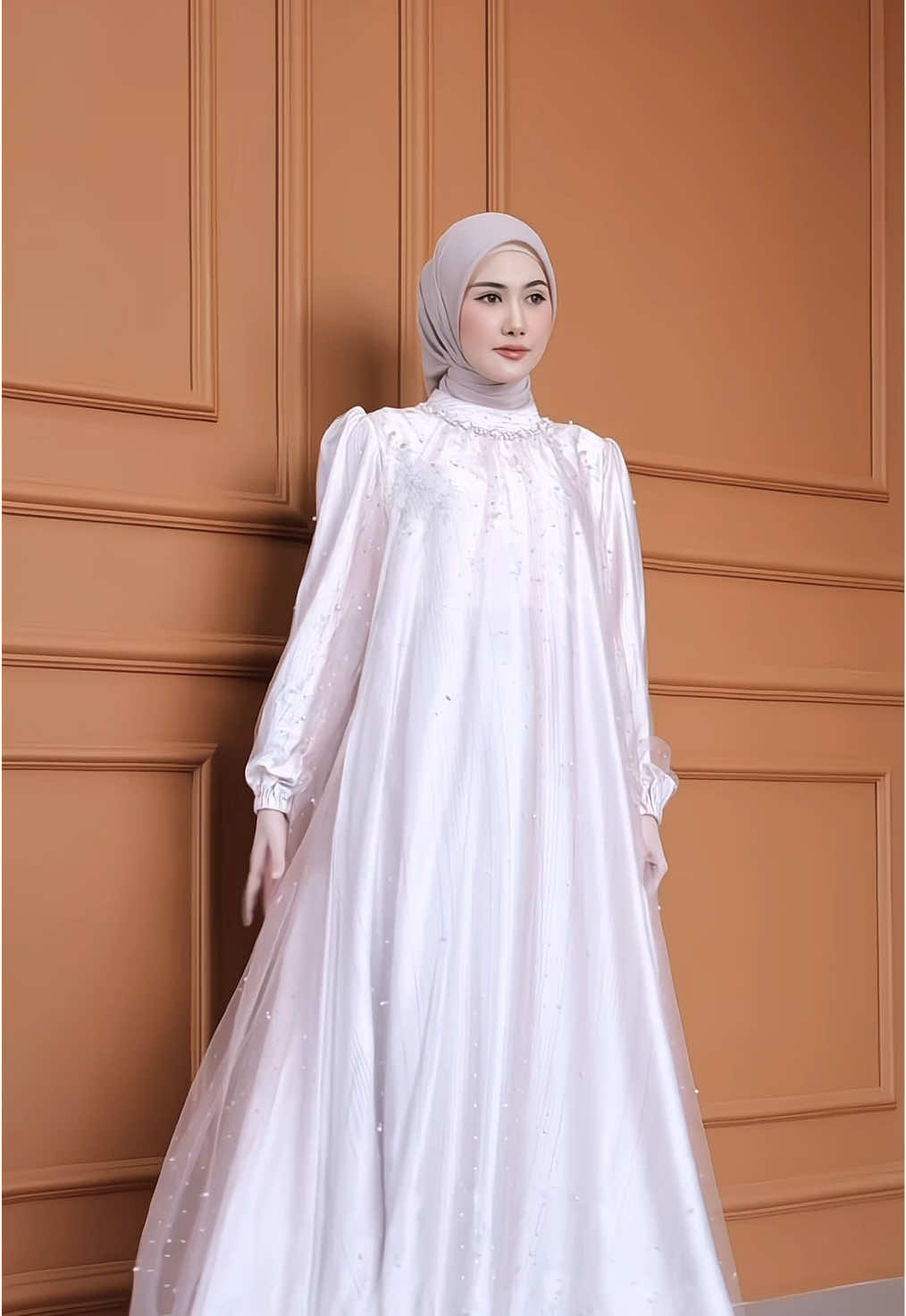 Every detail speaks luxury. Leticia Dress brings a soft, elegant charm to your special day #aisyalina #aisyalinastore #gamis #gamiswanita #gamiskekinian #dresscantik #dresskondangan #dressmewah 