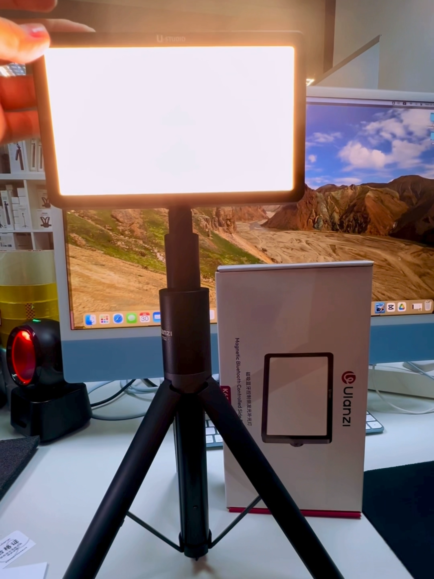 Ulanzi K6500 Magnetic Bluetooth Video Studio Light - Sync multiple lights seamlessly via Bluetooth with LightMaster - 10 preset lighting modes - 8000mAh battery provides up to 7 hours of continuous lighting - With Type-C charging for seamless and uninterrupted use - 1000Lux on 6500K@100%, 0.5m - Perfect lighting with stepless adjustment from 2900K to 6500K - Back side with four magnetic attachment points - Weighing only 340g, compact and lightweight design - Durable aluminum alloy frame #ulanzi #singapore #ulanzisingapore #video #camera #accessories #actioncam