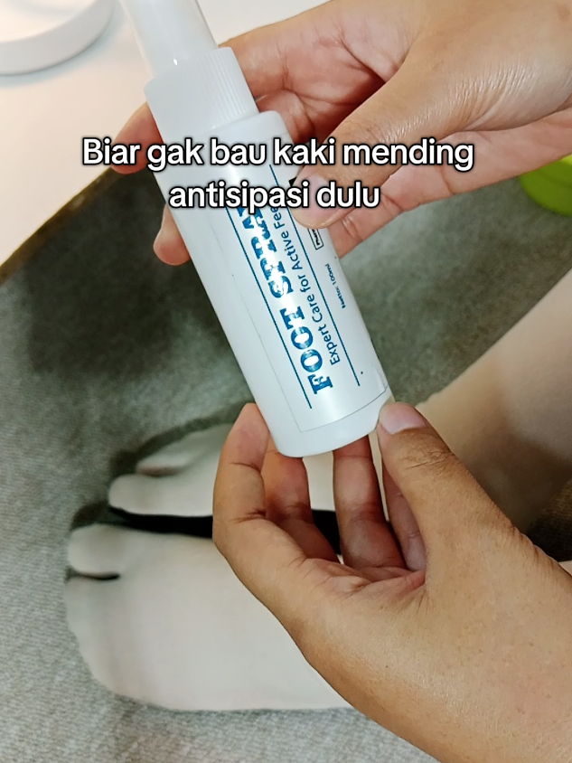 buat yang kaki sering berkeringat pakai ini deh rekomen buat meminimalisir bau kaki  #footspray #footsprayviral #baukakihilang 