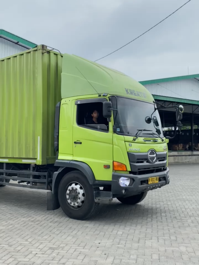 yaa maap kak, idup adee mahh ginii wkwk#fyp #jntcargo #gateway #jntcargoindonesia #paketbesarcarijntcargo #foryourpage #fypdong #kreatif #mlg99a #pekerjakeras #kardusbalap🤙🤙 #paketbalap 