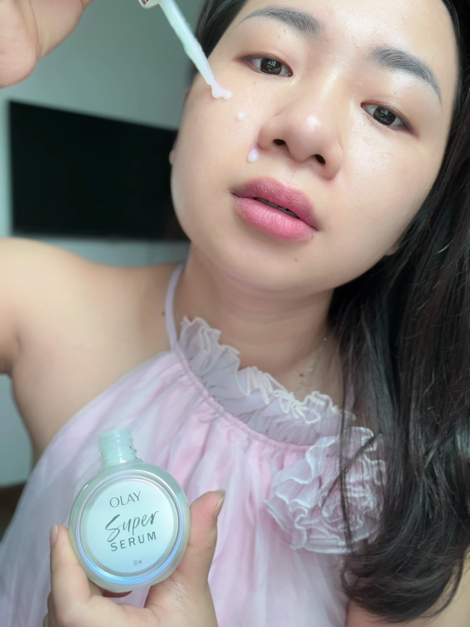 Bên cạnh dưỡng sáng, thì OLAY Super Serum thật sự giúp mang lại hiệu quả mờ nếp nhăn! Các nàng đã thử chưa? #OLAY #SuperSerum #SuperGlowUp
