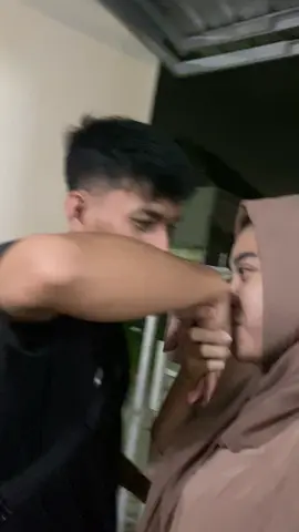 Hal yg paling aku suka, nungguin suami pulang kerja🥰 @Mas_Auff” #fyp #trending 