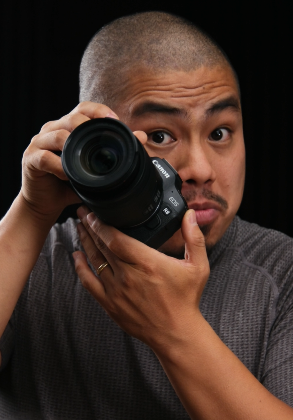 Trên tay Canon EOS R8... máy fullframe còn giá thì... #Canon #EOSR8 #CanonVietNam 