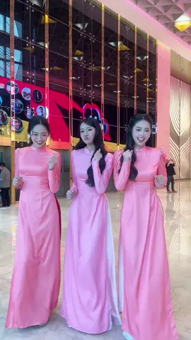 Tam cô nương L.A.N xin chào mọi người 🤩 @chauanhtn @Vân Nhi  #HHVN2024 #hatruclinh #hoahautruclinh #fyp #tiktok #tiktokcommunity #tiktokcommunityfest #hoangthanhmedia #tienphong #trending #xuhuong 