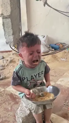 Children in Gaza are starving. Some are literally eating sand and leaves just to survive.#standwithphalastian🇵🇸 #freepalestine🇵🇸❤️ #explore #humanity #foryoupageofficiall #dontunderreviewmyvideo #jhelum 