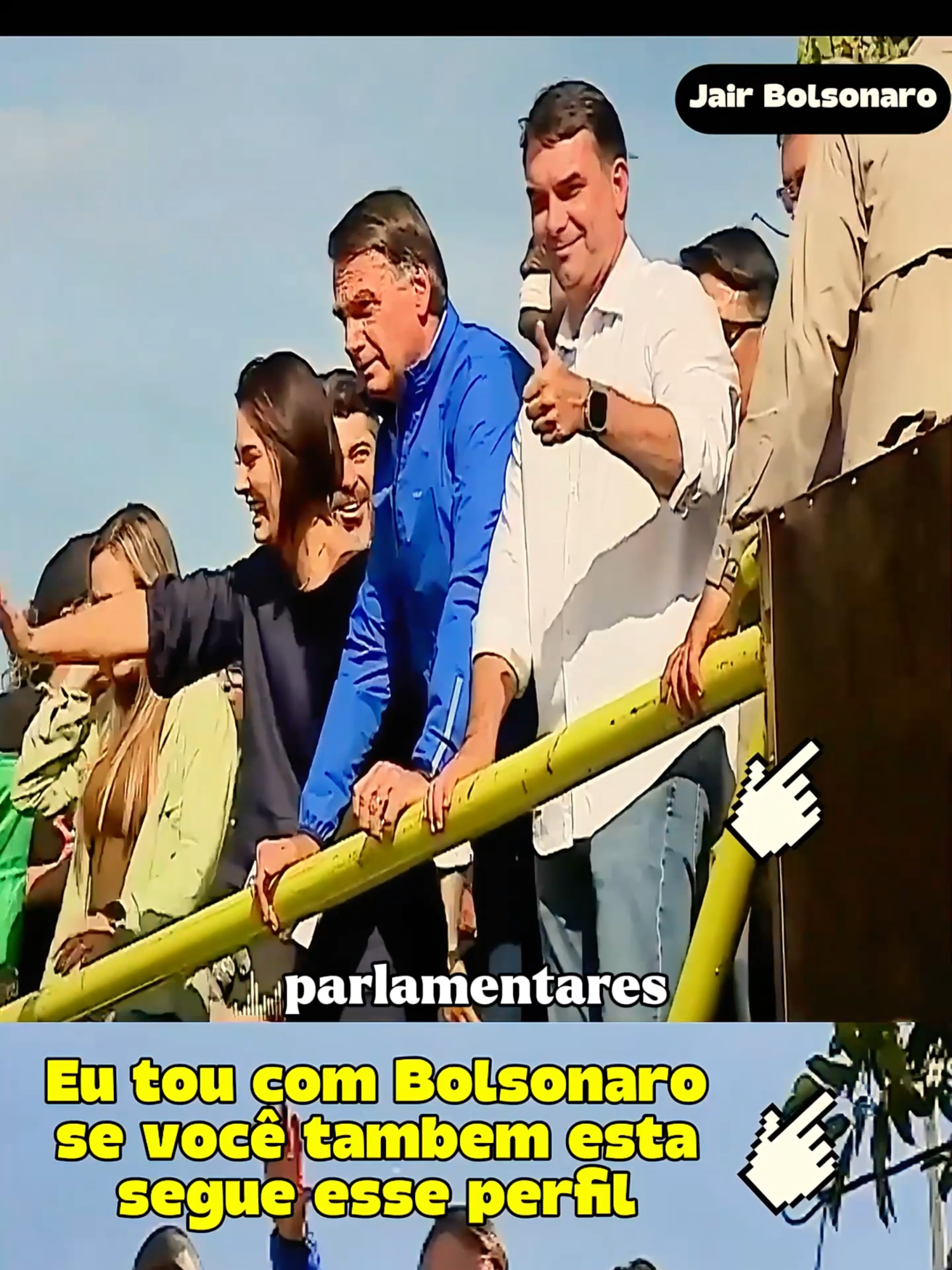 Bolsonaro participa de motociata em Brasília, acena para apoiadores, mas evita discurso O ex-presidente Jair Bolsonaro (PL) participou na tarde desta terça-feira (29) de uma motociata em Brasília, mas permaneceu em silêncio durante todo o percurso. A manifestação reuniu centenas de apoiadores, com concentração no estacionamento do festival Capital Moto Week, realizada nesta semana na Granja do Torto. #bolsonaro #sbtnews #sbtbrasil #notícias #jairbolsonaro #motociata #distritofederal #política