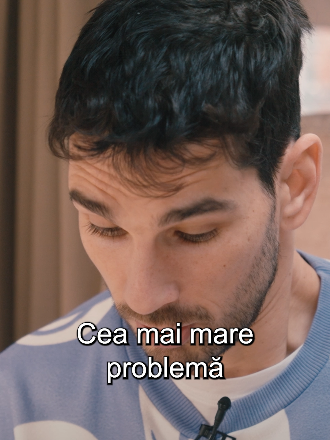 @angheldamian88, într-un dialog sincer, Cu 💛 la Vedere, cu @dana.rogoz despre diferențele dintre generații, mărturisește că și-ar dori ca tinerii din generația lui să fie mai implicați social. Pentru noi, implicarea socială este calea prin care ajutorul nostru devine un astăzi și un mâine mai bun în viața copiilor de care ne îngrijim. Implicarea socială înseamnă, în primul rând, conștientizare și înțelegere, empatie, solidaritate, acțiune. Uneori înseamnă o donație, alteori un mesaj dat mai departe. Uneori este voluntariat, alteori feedback constructiv. Orice formă de implicare socială clădește o societate mai solidă, mai echitabilă și mai unită. 🙌 Tu cum ai ales să te implici social?