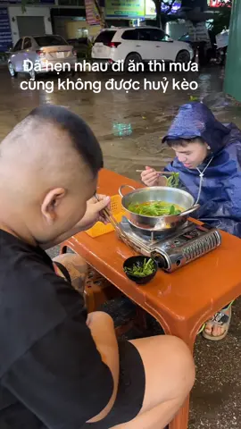 Khun đi cùn nhu vào những ngày mưa #viral #xh #xuhuongtiktok #noikhongvoidien 