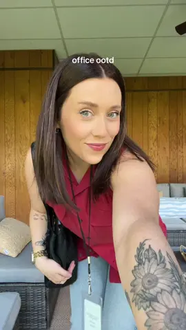 Another week of coming up with 4 office outfits 😪 #OOTD 