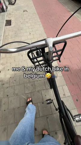 ik wou altijd zo n fiets uit Nederland omdat dat stuur zo mooi is 😭  #nederland #fiets #bike 