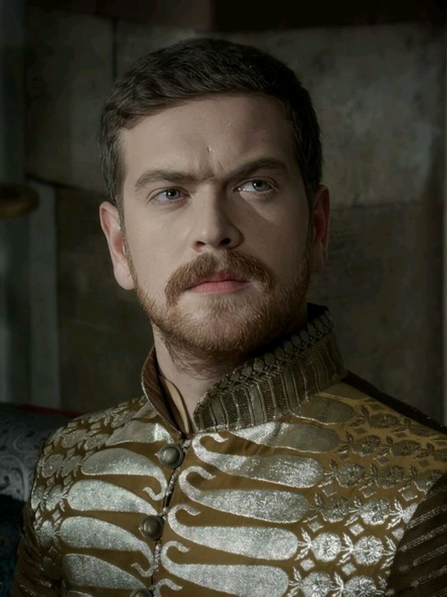 Bu videoyu yapmamak için kendimi zor tuttum. Her neyse videonun tarihle bir alakasi yoktur tamamen dizideki karakterlere yapılmış mizaci bir posttur bilginiz olsun. #şehzadeselim #muhteşemyüzyıl #MAGNİFİCENTCENTURY #hürremsultan #fyp #kesfet #foryou 