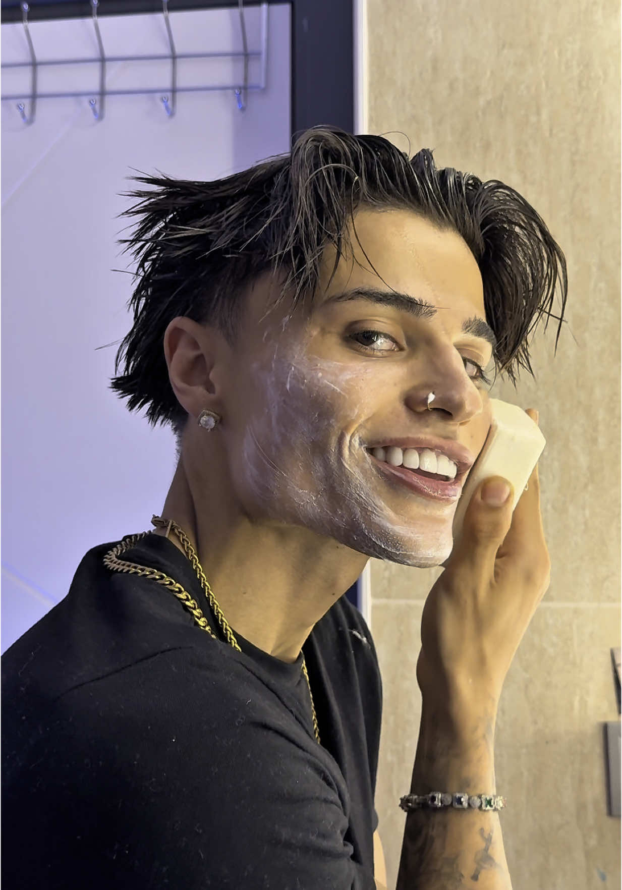 Best way to remove facial hair 