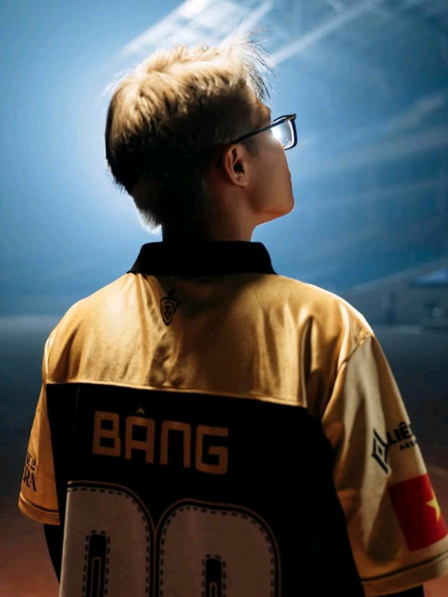 : Lai Bâng tóc bạch kim là Thần. #sgpbang #onlylaibang🐧 | idea: @eruri_awh 