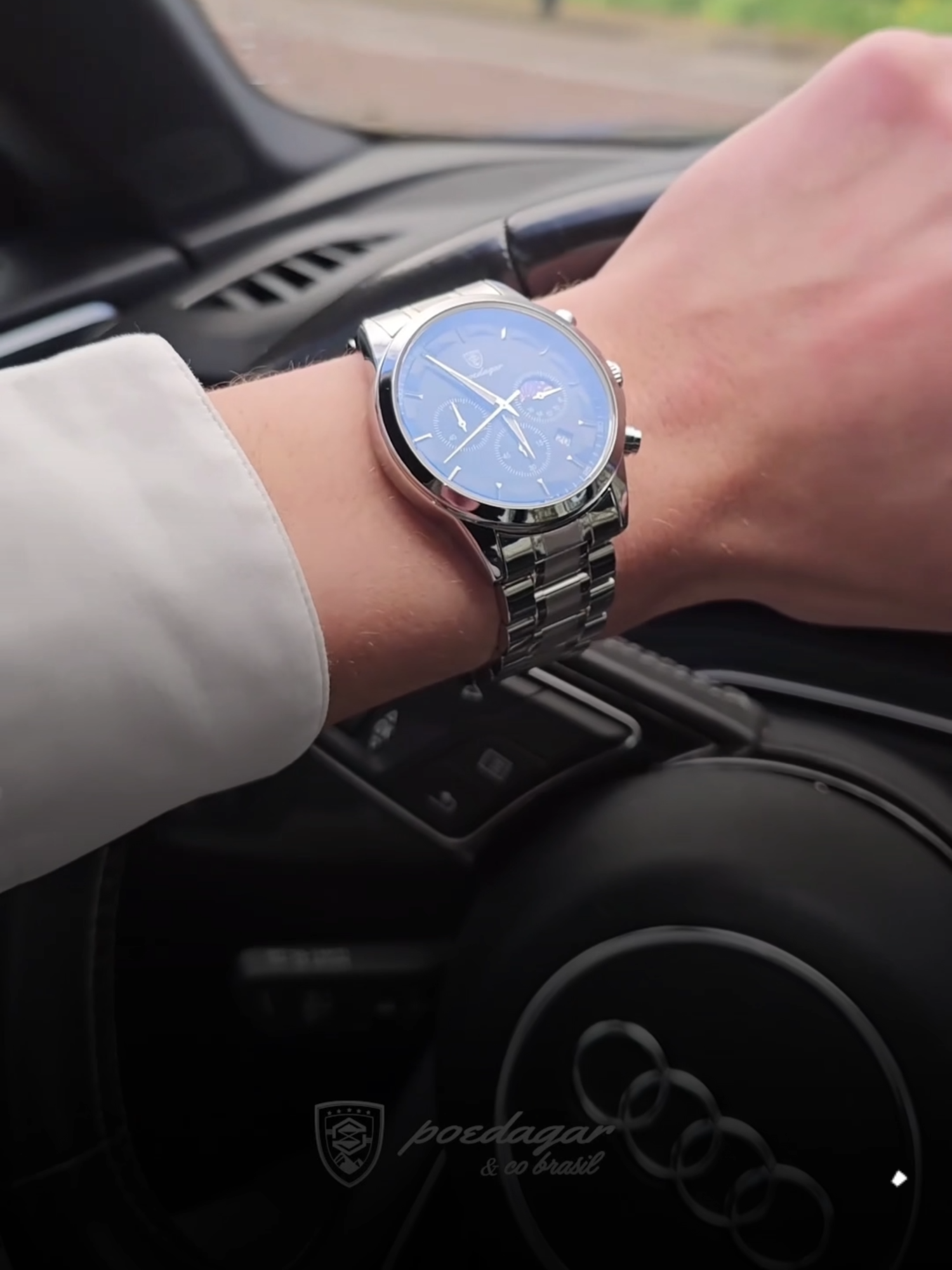 Poedagar Nautilus® — elegância que desafia o tempo. Um dos modelos mais vendidos da nossa loja, o Nautilus é sinônimo de imponência, precisão e estilo. Com mostrador refinado, pulseira em aço inoxidável de alta resistência e design que impressiona em qualquer ocasião, ele vai do casual ao sofisticado sem perder a essência. Durabilidade, presença e classe em um só relógio. 🔗 Garanta o seu agora — acesse o link na bio.