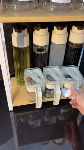 may ganto pala kaganda na lagayan ng asin at paminta!! perfect sa mga seasonings natin!! #saltandpepper #seasoning #containers #seasoningcontainer 