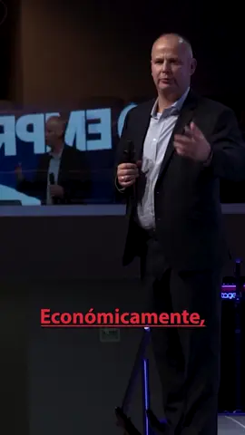 💸 RIQUEZA Y PROSPERIDAD NO SON LO MISMO 💡 Puedes tener dinero y seguir sintiéndote vacío. La riqueza es externa, pero la prosperidad nace desde adentro.  Se trata de vivir con propósito, de saber que cada recurso fluye con sentido y no con ansiedad. No persigas solo el dinero… busca que tu vida prospere con intención. Escríbeme en los comentarios: ¿Cómo defines la verdadera prosperidad? #LuisFallas #LuisFallasConferencistaInspiracional #CentrodeSuperacionPersonal #Supérate #Prosperidad #Abundancia #FinanzasConProposito #Mentalidad