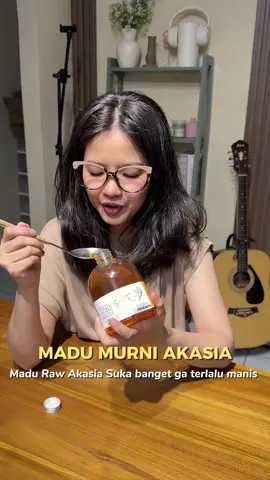 madu akasia tuh beda dari madu biasa rasanya lebih ringan, warnanya bening, dan aromanya soft. aku cobain brand dari Bumi ini mentah, murni, dan enak banget dimakan langsung gak terlalu manis, pas di lidah 🐝 #madumurni #madumentah #akasiarawhoney #produklokal #madubumi