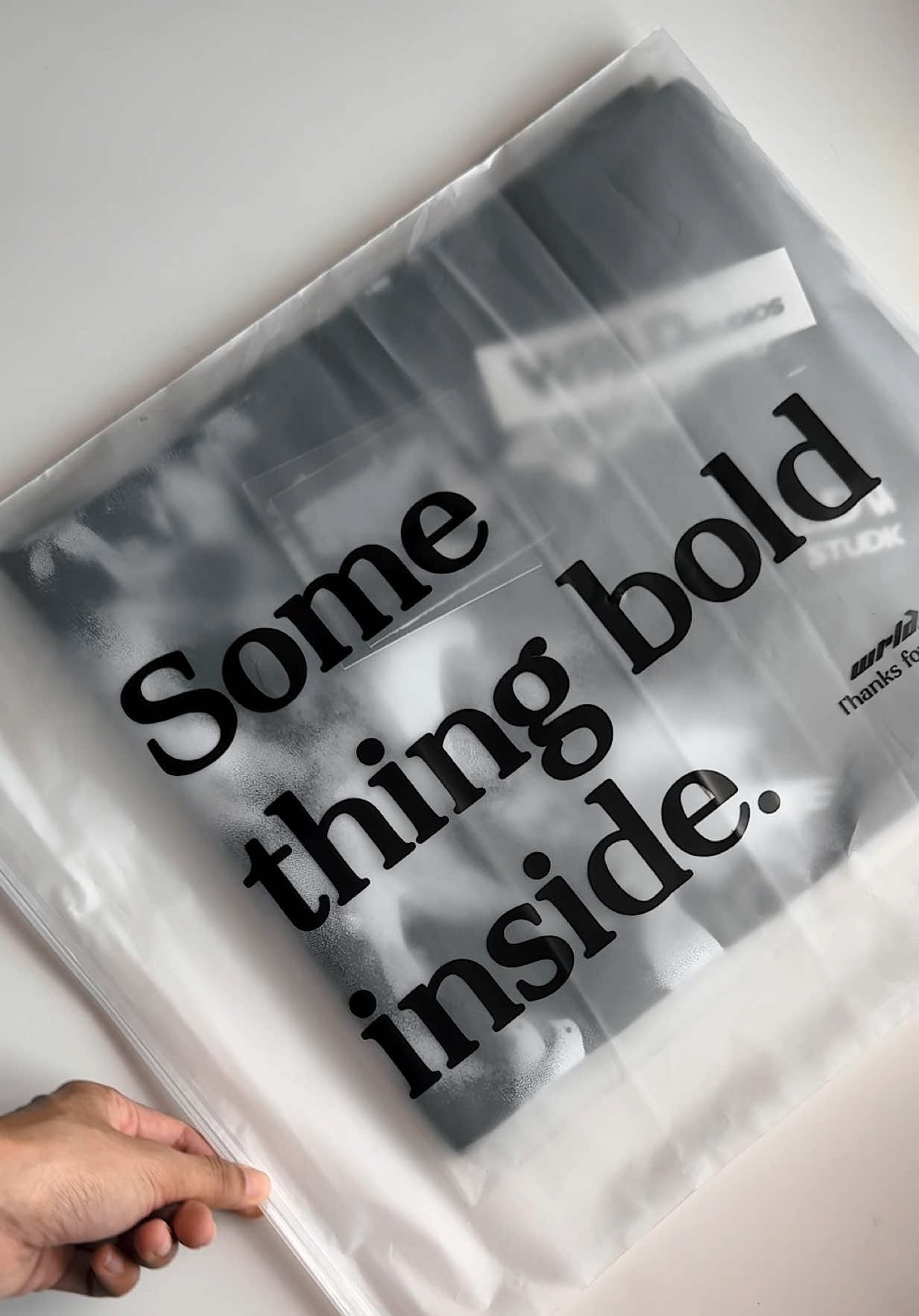 Some thing bold inside 🕊️ #WRLDstudios #outfitinspo #outfitideas #kaospria #boxyfit #boxyoversize #oversize #kaosoversize 