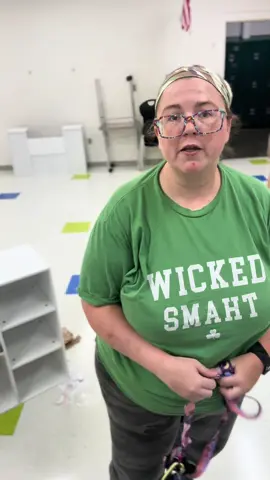 #teachersoftiktok #creatorsearchinsights #ttshop #teacherlanyard #crossbodystrap @🔬✨ Ms. Jackson ✨🧪 @Chenelle Wiles 