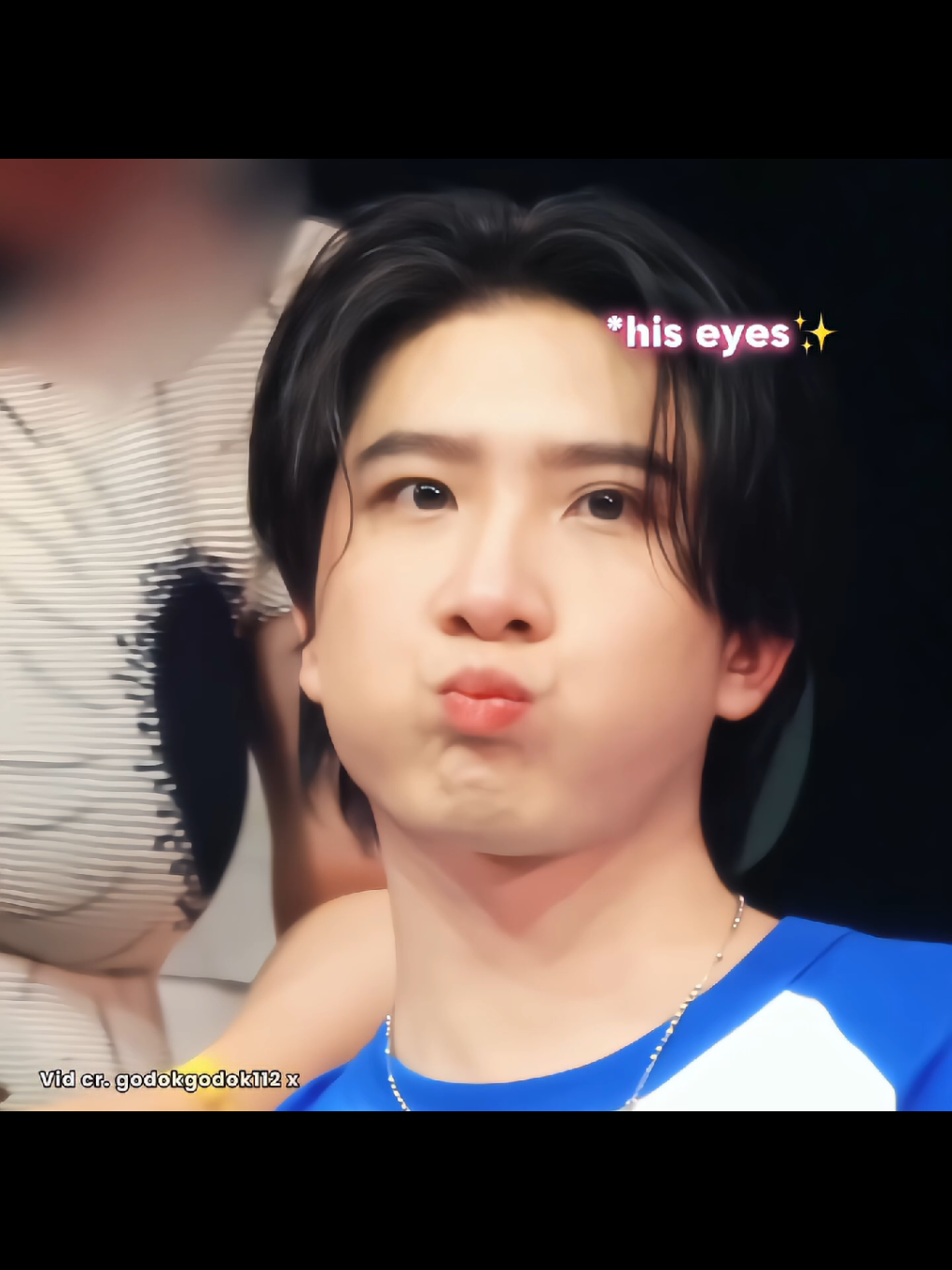 First is the typical dad type who loves doing thumbs up poses👍🏻😭🧡 [Vid cr. godokgodok112 x]  @First.kp @khaotungg  #Firstkhaotung #เฟิร์สข้าวตัง 