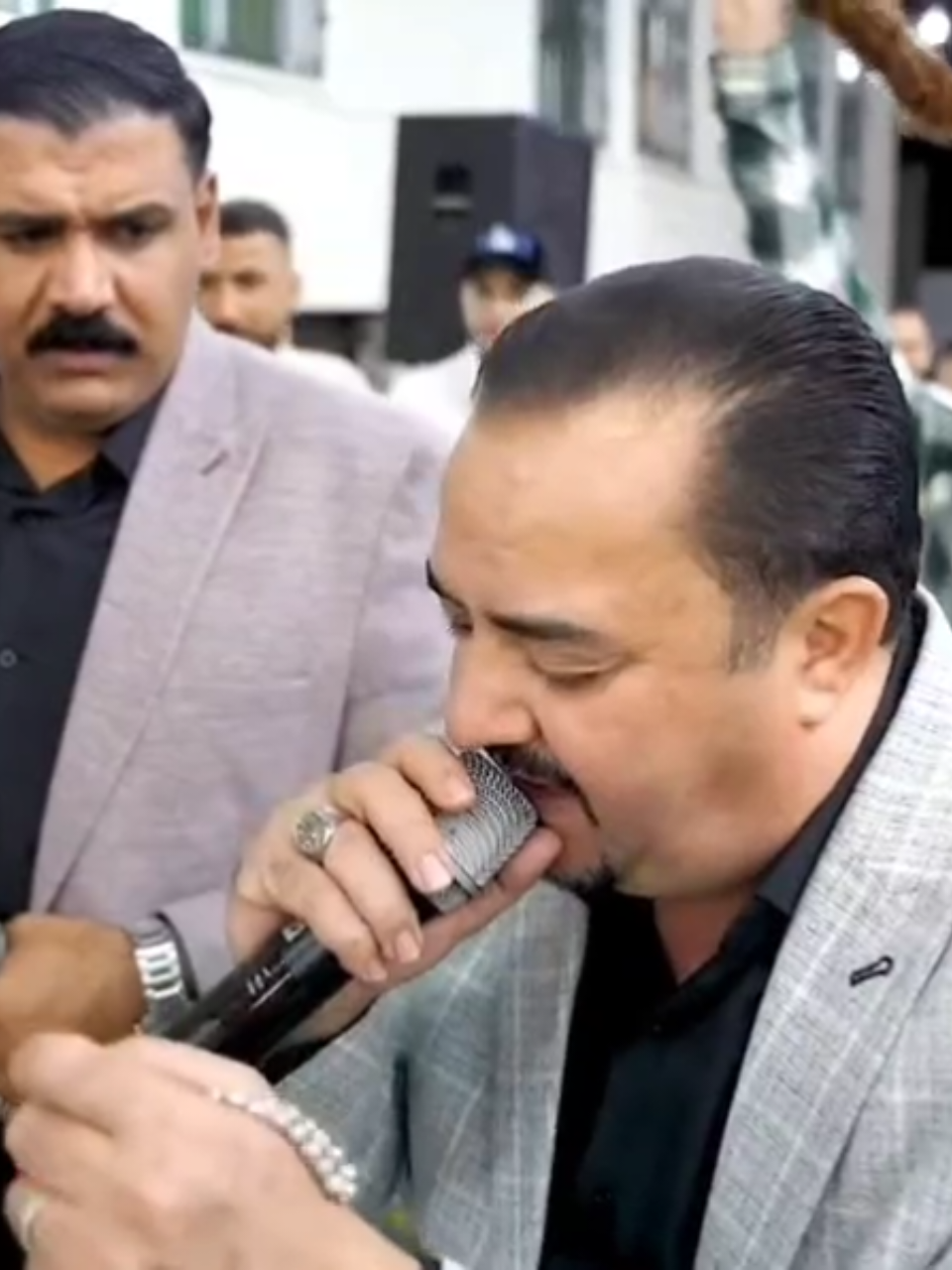 يلي بتطلي من الشبابيكي الباب مسكر من وين اجيكي #فرج_قداح #فانز_التاريخ_فرج_قداح #يلي_بتطلي_من_الشبابيكي_الباب_مسكر_من_وين_اجيكي  #ترند #فولو #اكسبلور #اعادة_النشر🔃 