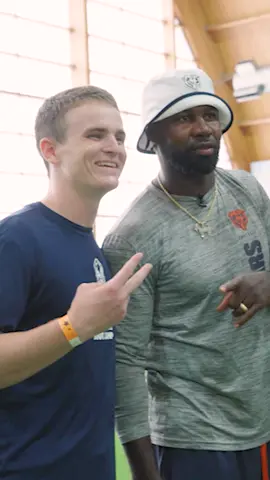 Thanks to the @Chicago Bears and @NFL legend #DevinHester for helping us honor #military members with a special #SalutetoService #combine challenge. And shout-out to #NFL Insider @Ian Rapoport for helping hand out some awesome prizes to the winners.
