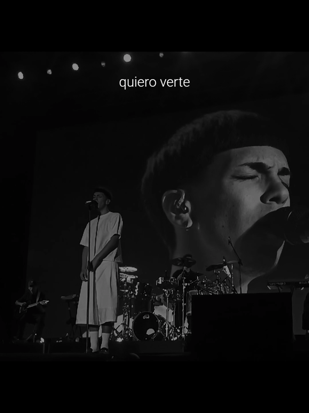 una bala - MiloJ / PesoPluma                                                                                                                                      .  #miloj #unabalamiloj #pesopluma #111 #blancoynegro #letrasdecanciones #fyp @Milo J 