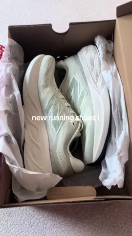 My new running shoes  Excited to try the @New Balance fresh foam 880  #Running #runtok #runninggirl #triathlete #newrunningshoes #hybrideathlete #run 