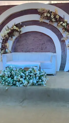 Sneak peek of what goes on behind the scene of every decoration that later turns out so beautiful. #contentcreator #eventcontentcreator  #weddingdecoration #weddingcontentcreator #eventdecorator  Content creator Event content creator  Wedding content creator  Content creator in Ibadan Content creator for weddings in Ibadan
