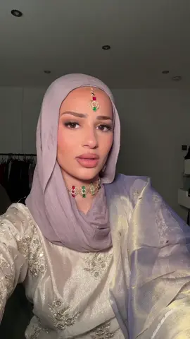 My take on this trend 🇵🇰 wedding season @umbercollections  makeup tutorial coming 🤭#pakistani #missali #punjabi #lahore 
