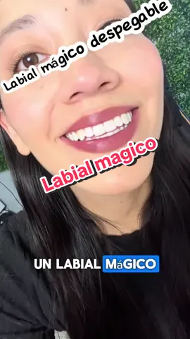 Tinta mágica que al despegar el color azul revela el color 😱 está padrisima #lipstick #liptint #makeup #makeuphacks #lips 