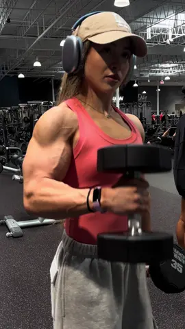 I’m backkkk! And with my favorite exercises brought back to my split 🔥 July 30th drop !!! @youngla RIVERA #workout #gymgirl #Fitness #gymgoals #bodybuilder #bodybuilding #npc #athlete