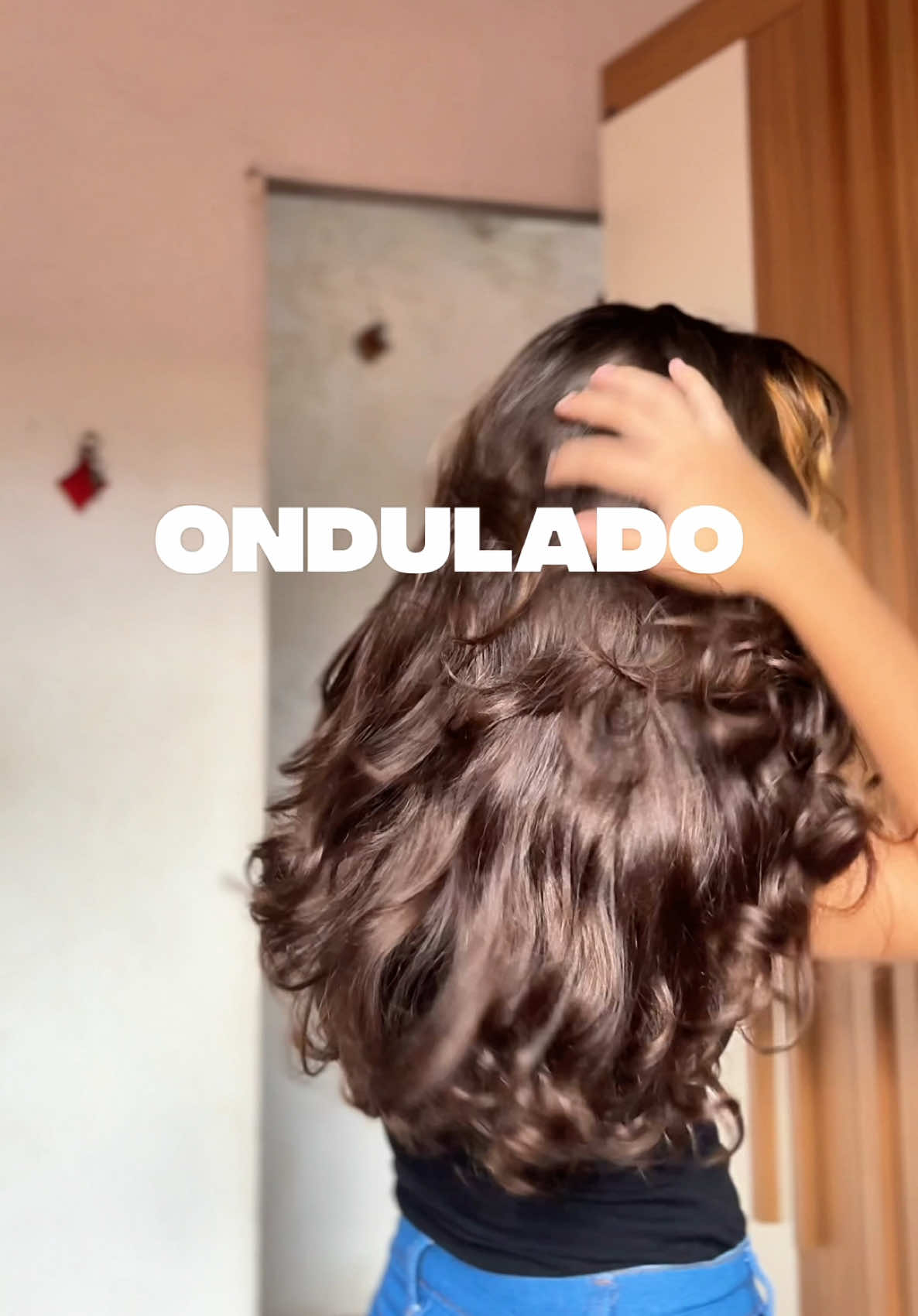3 segredos que mudaram meu cabelo ondulado de verdade! 💥 O 2º eu nunca mais deixo de fazer 😱Salva esse vídeo e manda pra tua amiga ondulada que vive reclamando do frizz 😅👇 #cabeloondulado #dicasdecabelo #finalizacaoperfeita #ondulada2a #segredosdocabelo #cabelonatural #reparadordepontas #coqueabacaxi #semfrizz #cabelosaudavel #cronogramacapilar #tiktokdebelleza #tiktokhair #cuidadocapilar #cabeloreal #vidadeondulada #belezacomvida #GlowUpCetaphil 