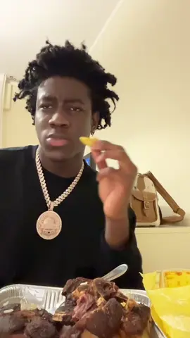 Snacks and shiii😂 @Shallipopi 