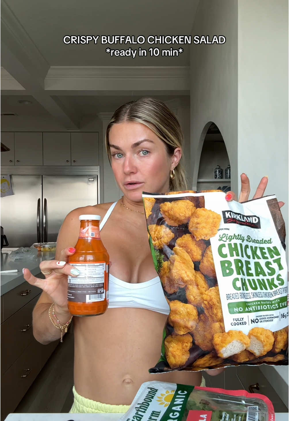 Me 🤝 buffalo sauce 😍 #easylunch #lunchideas #quicklunch #simplelunch #momlunch #MomsofTikTok #lunchrecipe #fillingsalads #saladrecipe 